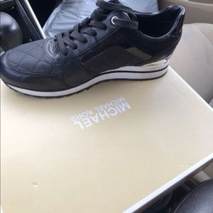 Women’s Micheal Kor Sneaker Size 8.5